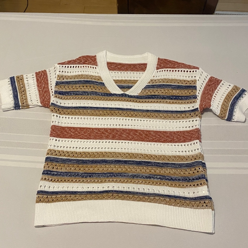 Women’s Striped Knit V-Neck Sweater Short Sleeve Size Medium